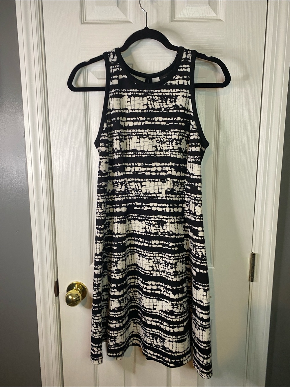 Wassio  Dress Black and White Sleeveless Midi Shift Dress Size Small Petite.